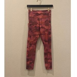 Athleta Ultimate Stash Pocket 7/8 Tight Leggings Dark Pink Camo  Size XS
